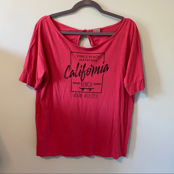 🐠3/$20🐠 Pink Bench Graphic Tie Back T-shirt - Picture 1 of 4